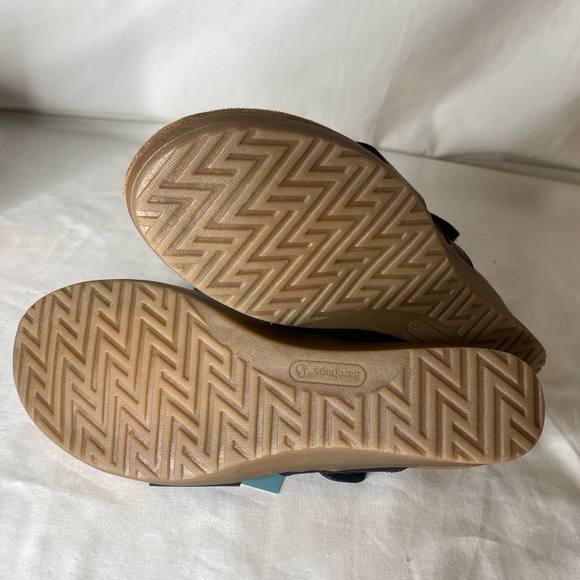 Women Baretraps Theanna Black Wedge Wide Width 11 Sandal - Picture 6 of 10